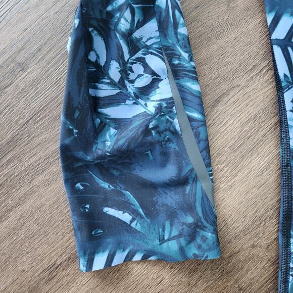 Sweaty Betty Cropped Tropical Print Leggings XS Blue Activewear Athletic Running - Picture 6 of 6
